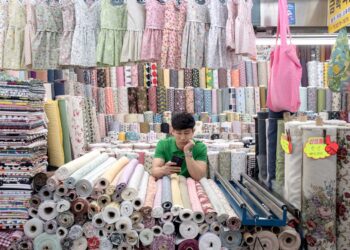 Seoul traditional fabric market AFP