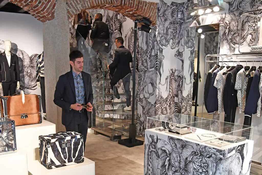 Pop-up shops are enabling brands and retailers position themselves where consumer traffic is.