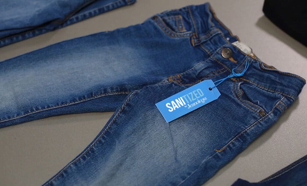 Santized jeans using Jeanalogia Sanibox