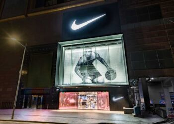 02 facadenight original