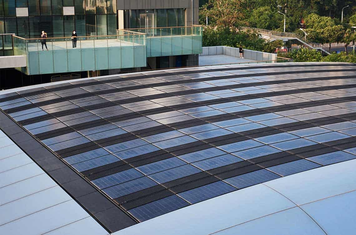 Apple Sanlitun features Apple’s first integrated solar array in a retail store in China.