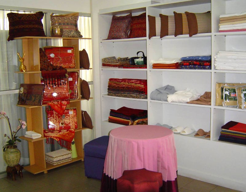 Jong Pattanas showroom