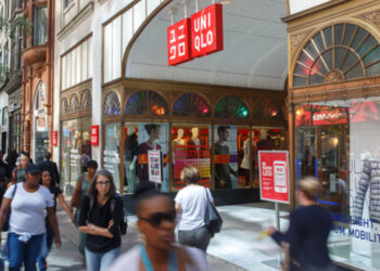 Shopping downtown generic